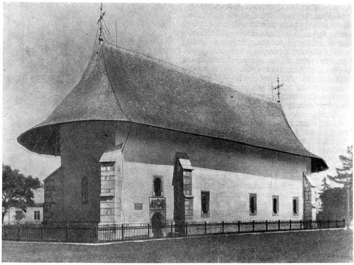 Рэдэуц. Церковь Николая, XIV в. Общий вид с юго-запада Рэдэуц. Церковь Николая, XIV в. Общий вид с юго-запада