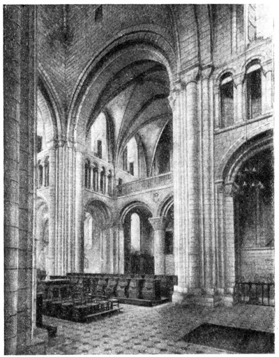 Бошервилль (Нормандия). Монастырская церковь Сен Жорж, 1117—1125 гг. Башня — XIII в. Бошервилль (Нормандия). Монастырская церковь Сен Жорж, 1117—1125 гг. Башня — XIII в.