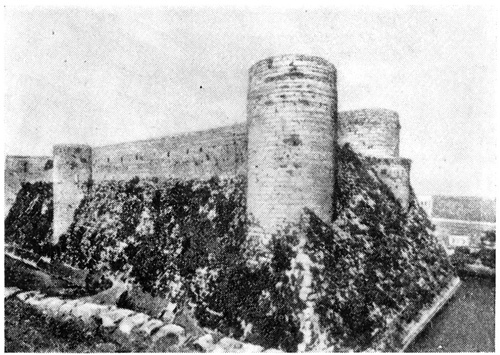 Крак-де-Шевалье. Комбинированный донжон с «талусом»